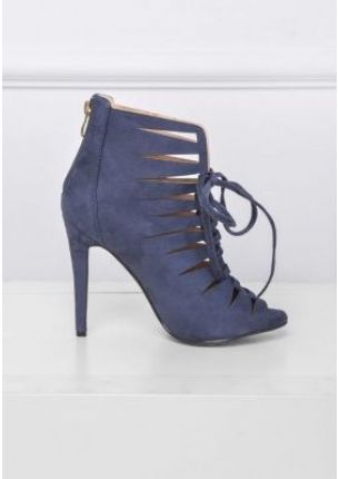 Botki cut out na szpilce