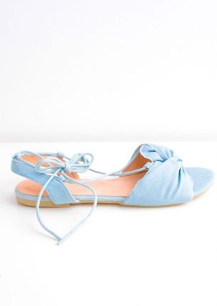 Sandałki z kokardą