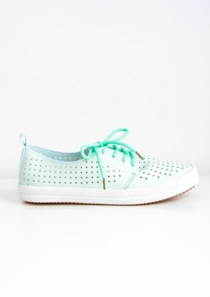 Tenisówki perforowane